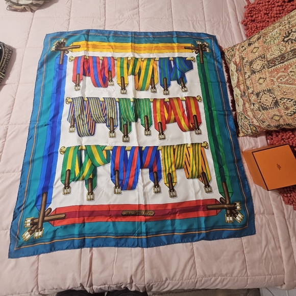 Hermès scarf - Picture 2 of 8